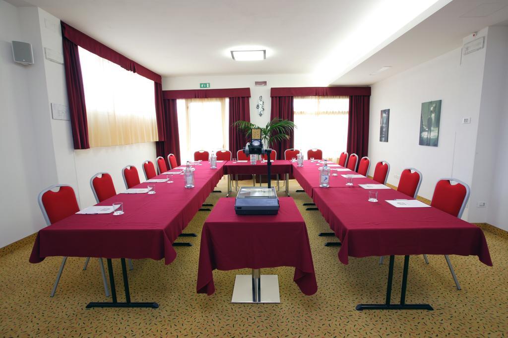 Best Western Cesena Hotel Extérieur photo