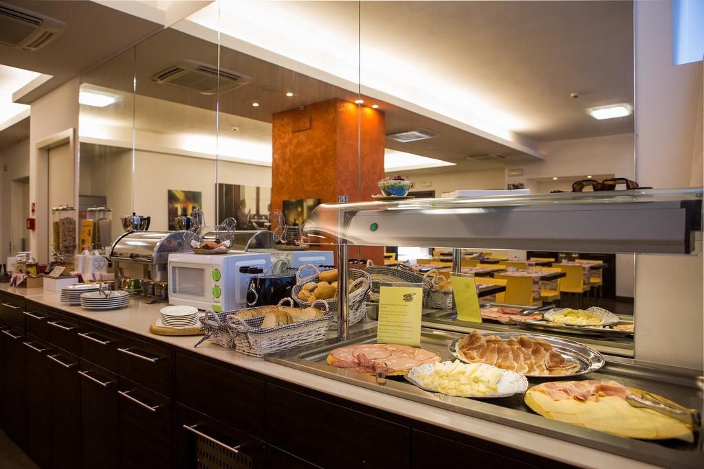 Best Western Cesena Hotel Extérieur photo